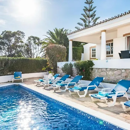 Buganvilia By Algarve Holidays וילה