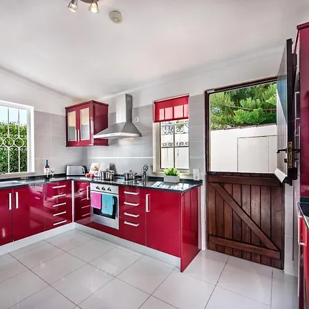 Buganvilia By Algarve Holidays Villa