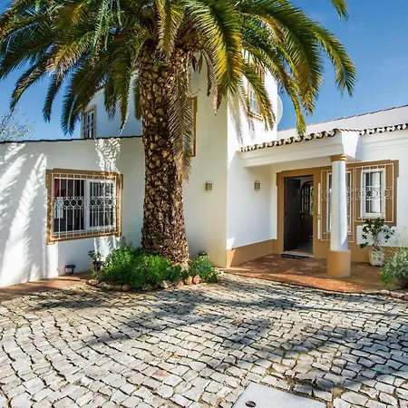 Buganvilia By Algarve Holidays * Guia (Faro)